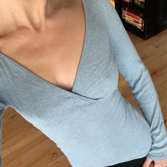 Express Y2K Long Sleeves Top - Picture 2 of 2